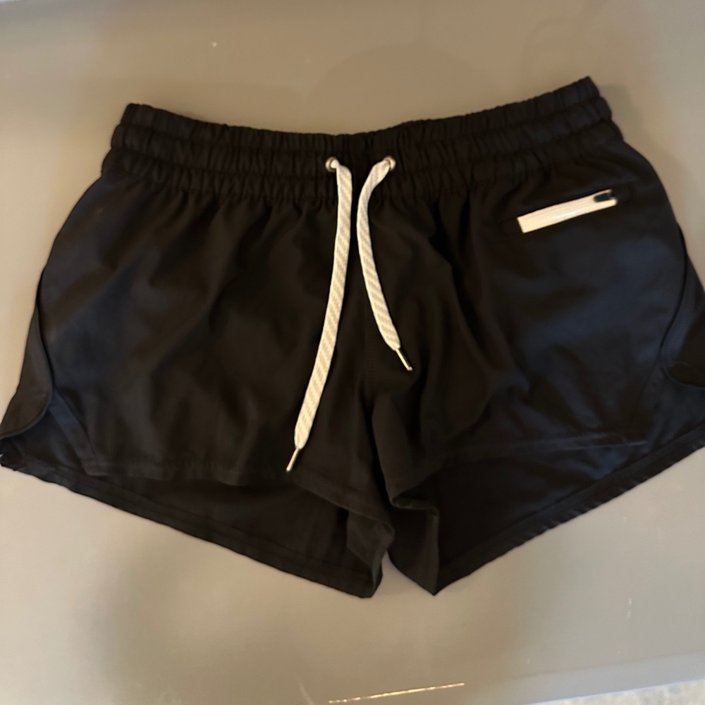 🖤 VUORI The Rise The Shine Clementine Short, SIZE S